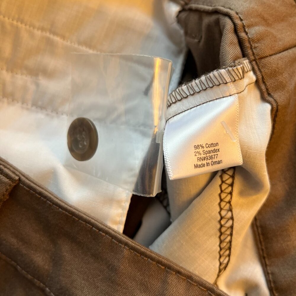 St. John's Bay Secretly Slender Mid Rise Capri Pants Cafe Brown NWT sz14 - Picture 9 of 9